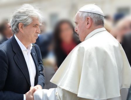 Pope Francis shaking hands with Daniel Cataldo